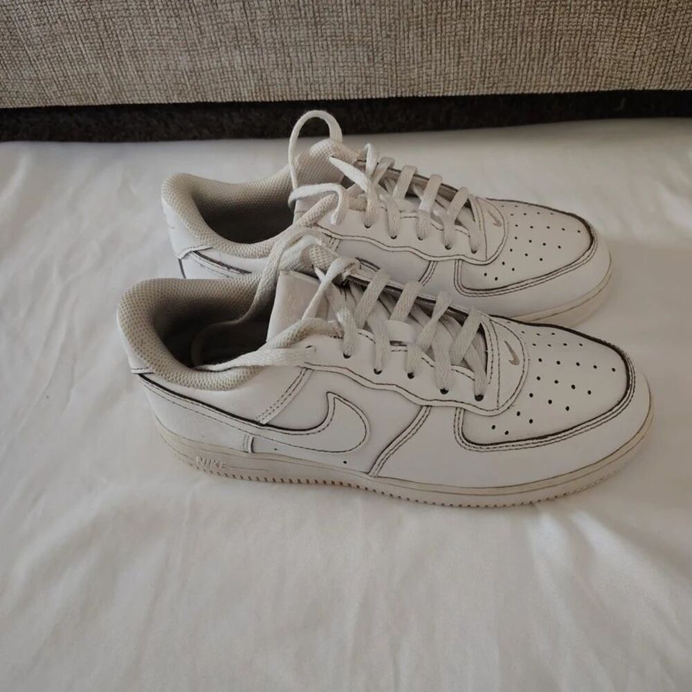 Kids Nike Aire Force 1's Size 3y